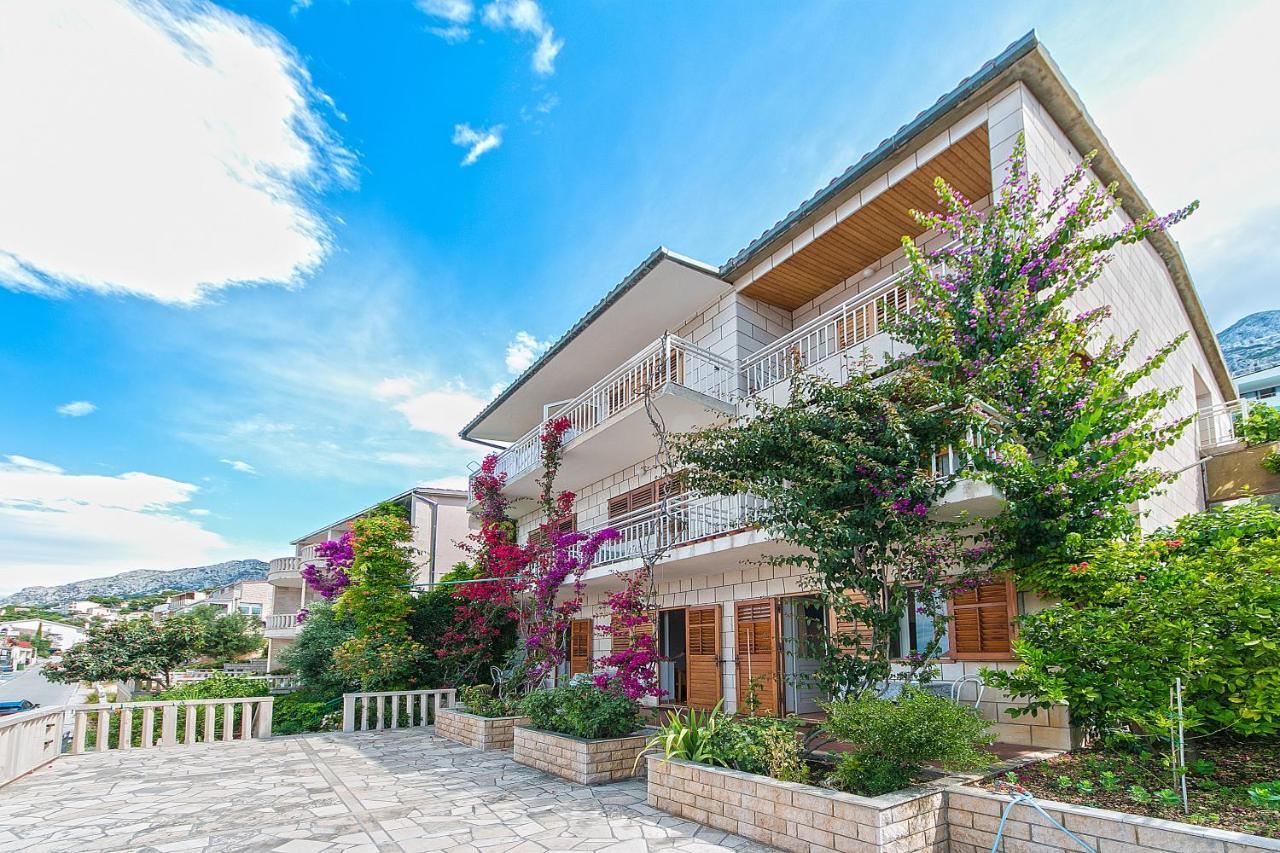 Apartments And Rooms By The Sea Brela, Makarska - 2752 Eksteriør bilde