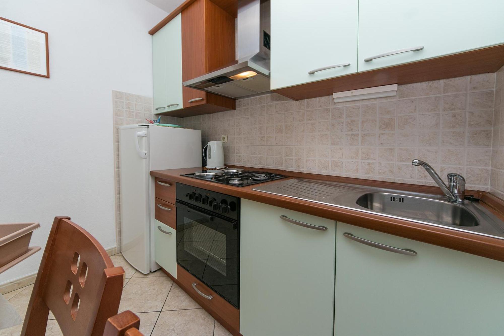 Apartments And Rooms By The Sea Brela, Makarska - 2752 Rom bilde