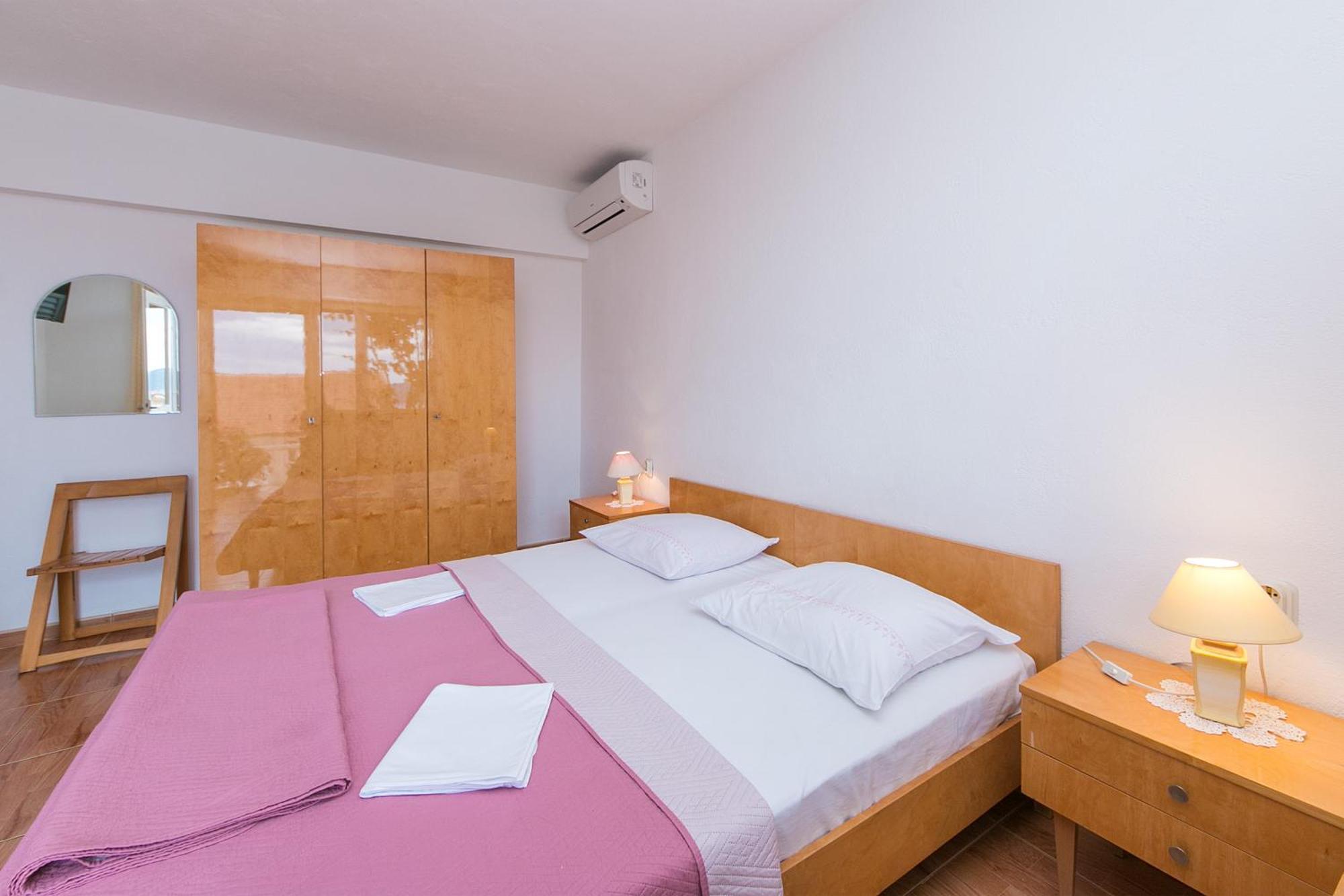 Apartments And Rooms By The Sea Brela, Makarska - 2752 Rom bilde