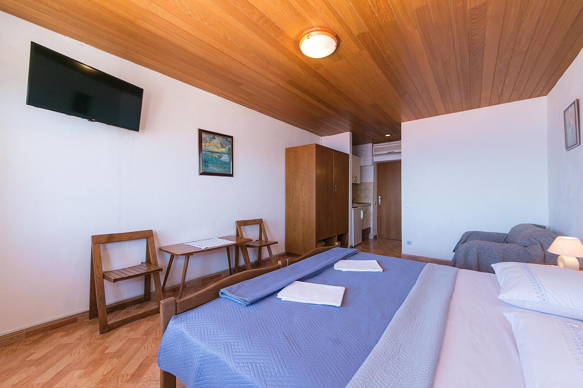 Apartments And Rooms By The Sea Brela, Makarska - 2752 Rom bilde