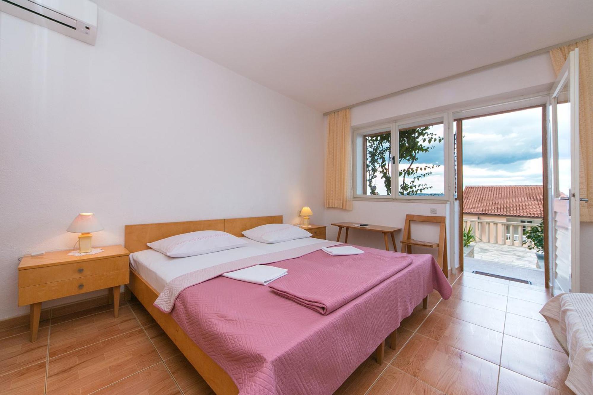 Apartments And Rooms By The Sea Brela, Makarska - 2752 Eksteriør bilde