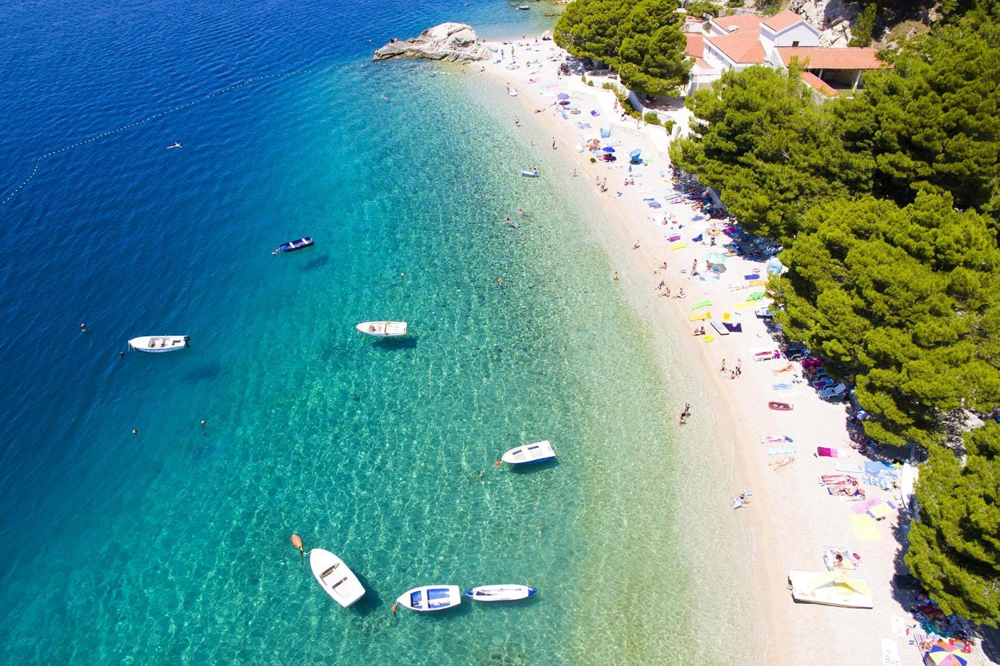 Apartments And Rooms By The Sea Brela, Makarska - 2752 Eksteriør bilde